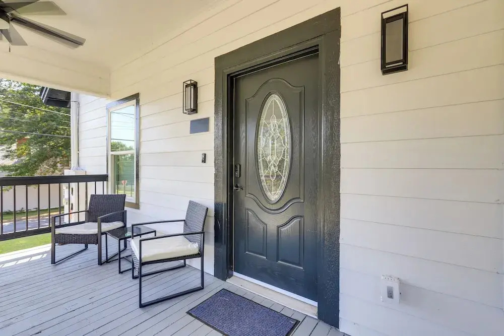 9 Mi to Dtwn Atl: Pet-friendly Apt w/ Yard