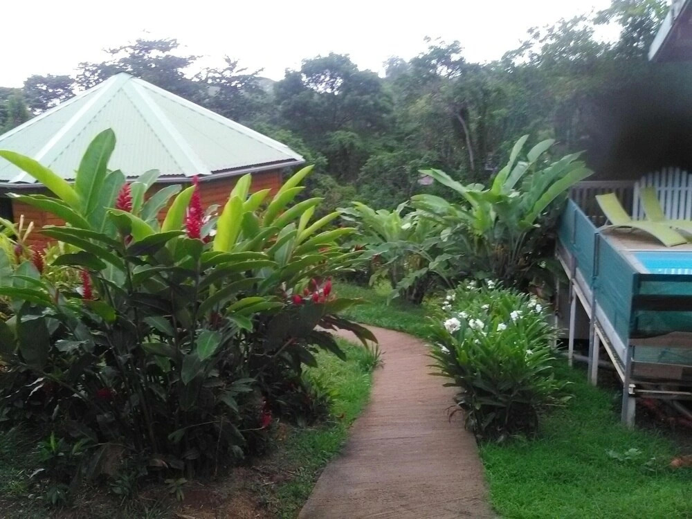 Property with 2 Bedrooms in Le Robert, with Pool Access, Furnished Garden And Wifi - 15 Km From the Beach