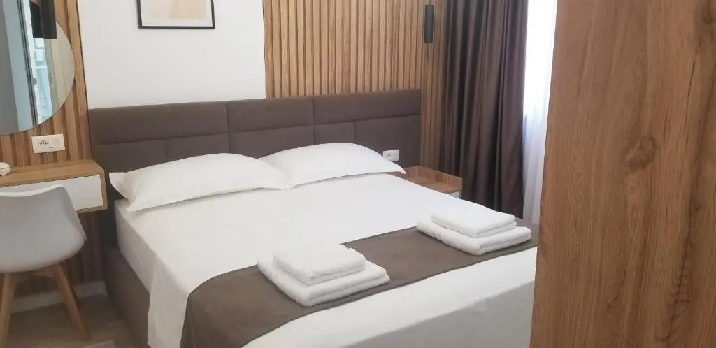 2A White Rose Apartment