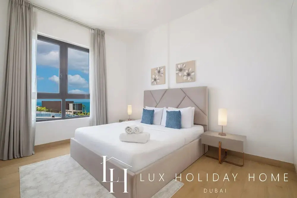LUX  The La Mer Sea View Suite 3