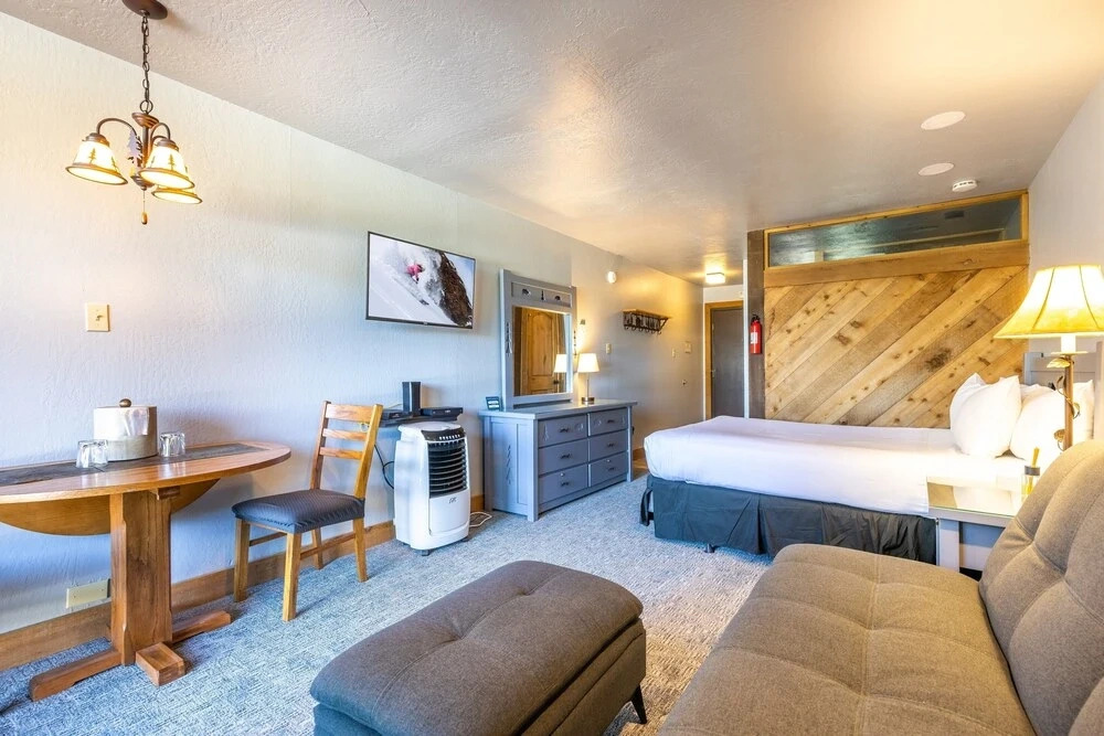 Hotel Style Room In The Timber Creek Lodge 1 Bedroom Condo by Redawning