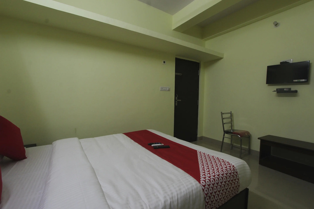 Hotel O V R Residency Near Sri Amruth Chithra Mandira