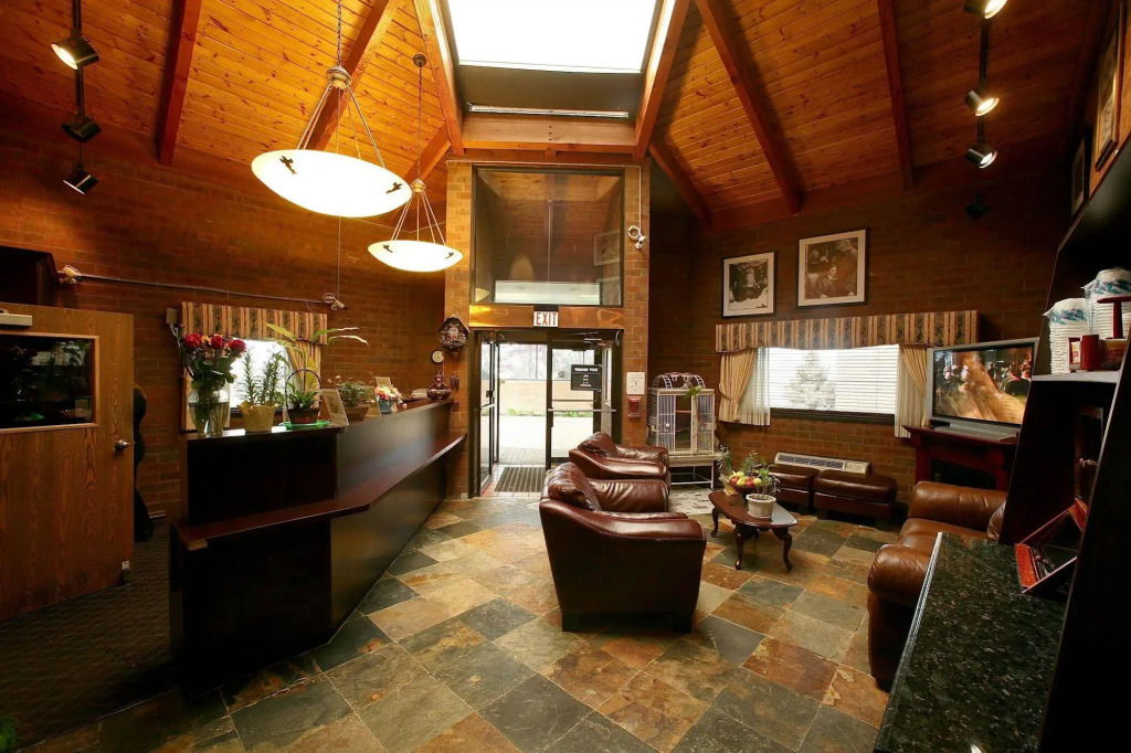 Marvin's Garden Inn