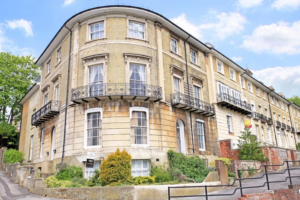 Flat B No. 01 Clifton Terrace