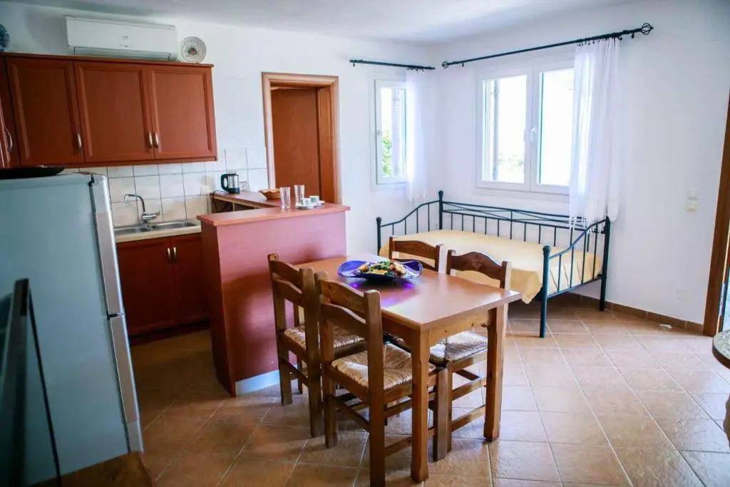 Anatoli Villa