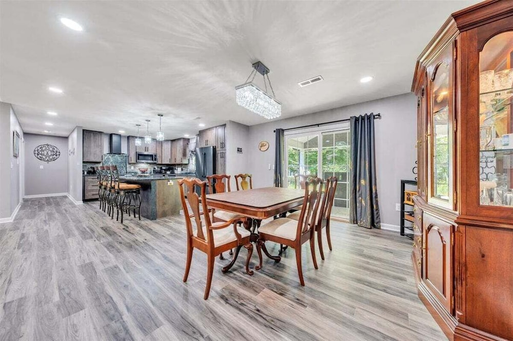Lakeview Village East - Community Pool, Tennis & Boat Ramp