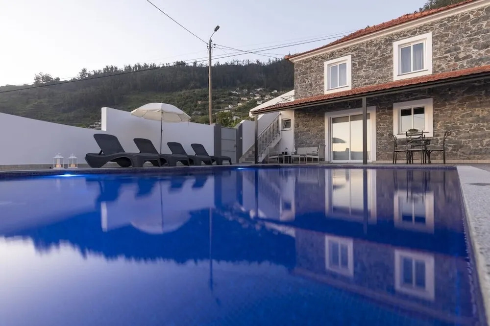 Stay in our cozy and wonderful Casa da Rosinha