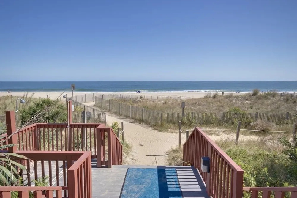 Capri 1710 - 2 Br Condo
