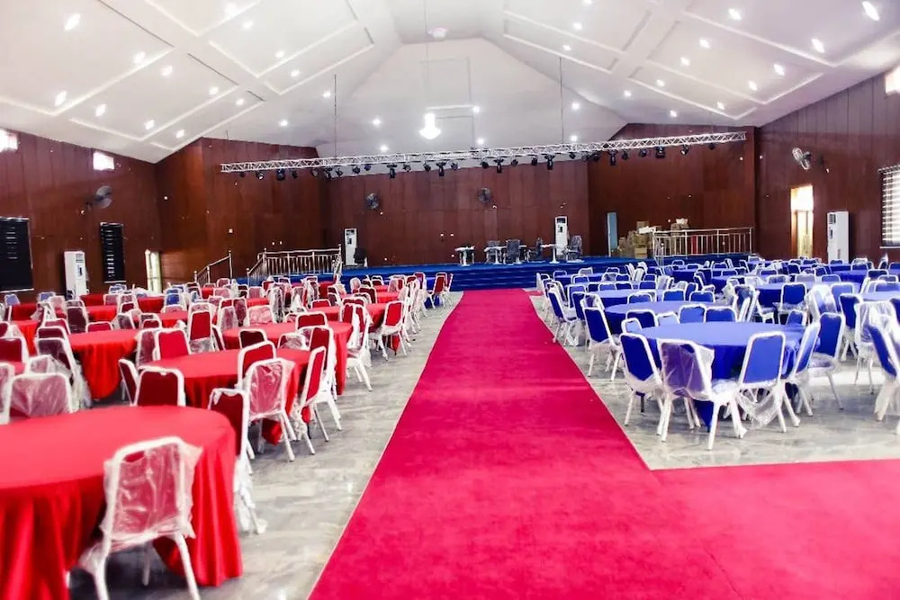 Mo-House Hotel and Event Center