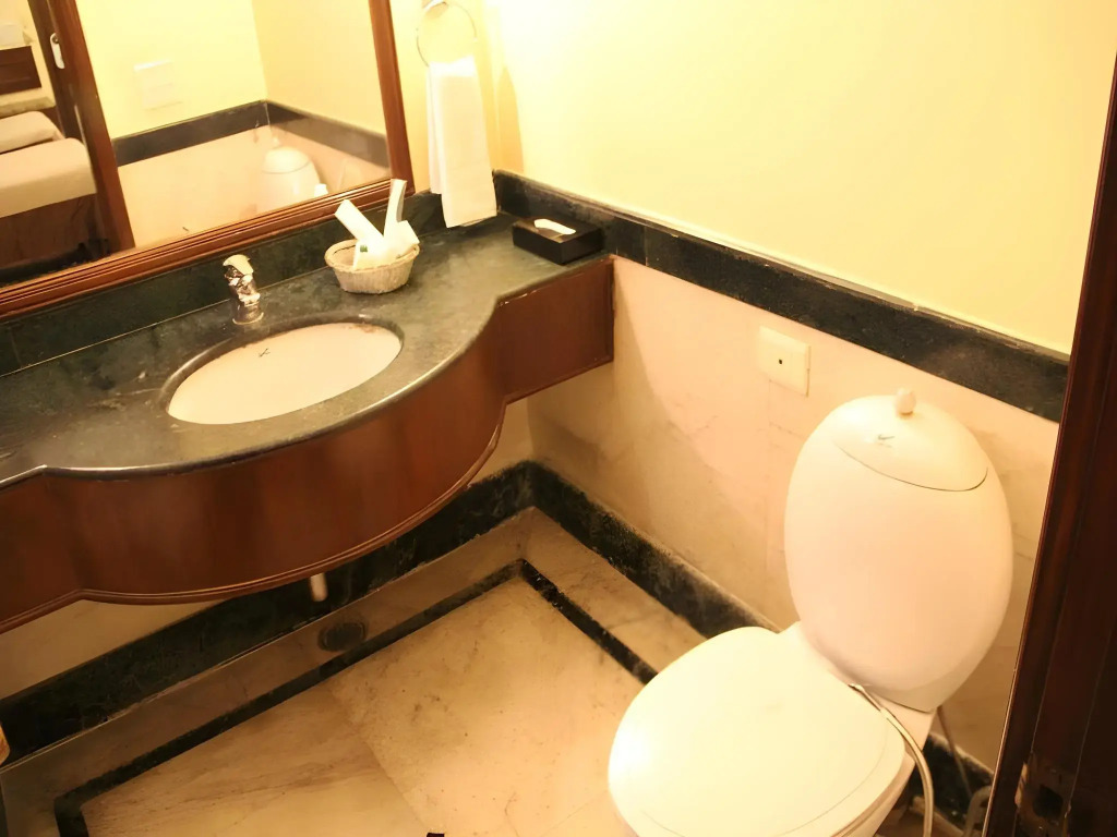 Qutub Residency