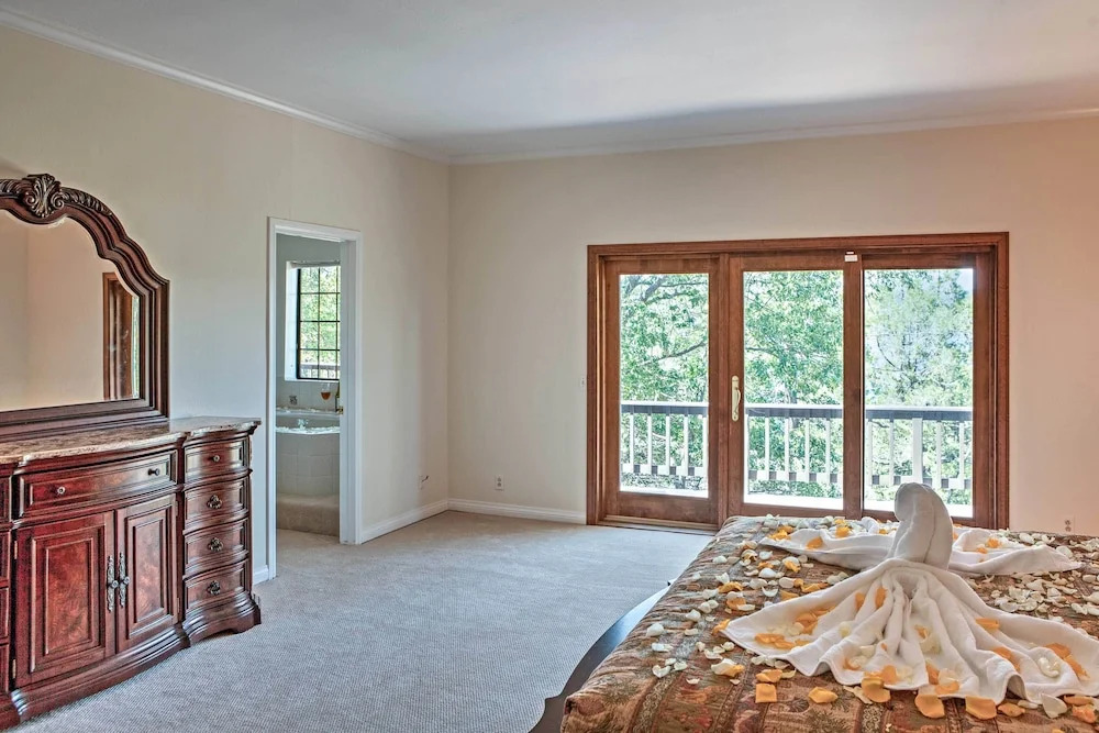 Lake Arrowhead House w/ Lake Views & Wet Bar!
