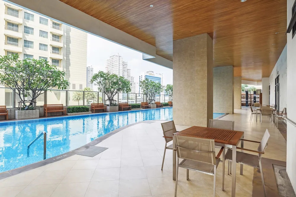 The Bright Sukhumvit by Favstay