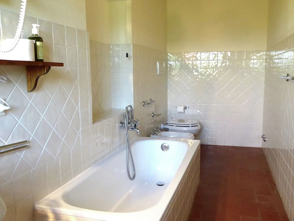 Beautiful Villa in Lari, with swimming pool