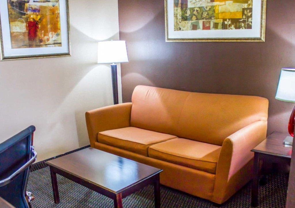 Travelodge by Wyndham Ozone Park