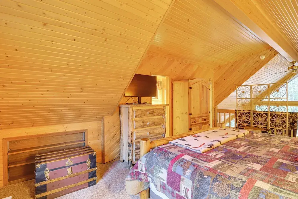 2 Mi to Rocky Mountain Nat'l Park: Cabin w/ Views