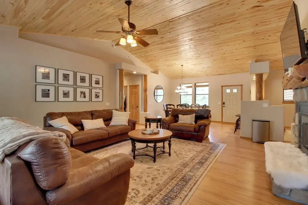 Furnished Deck & Grill: Woodsy Torreon Cabin
