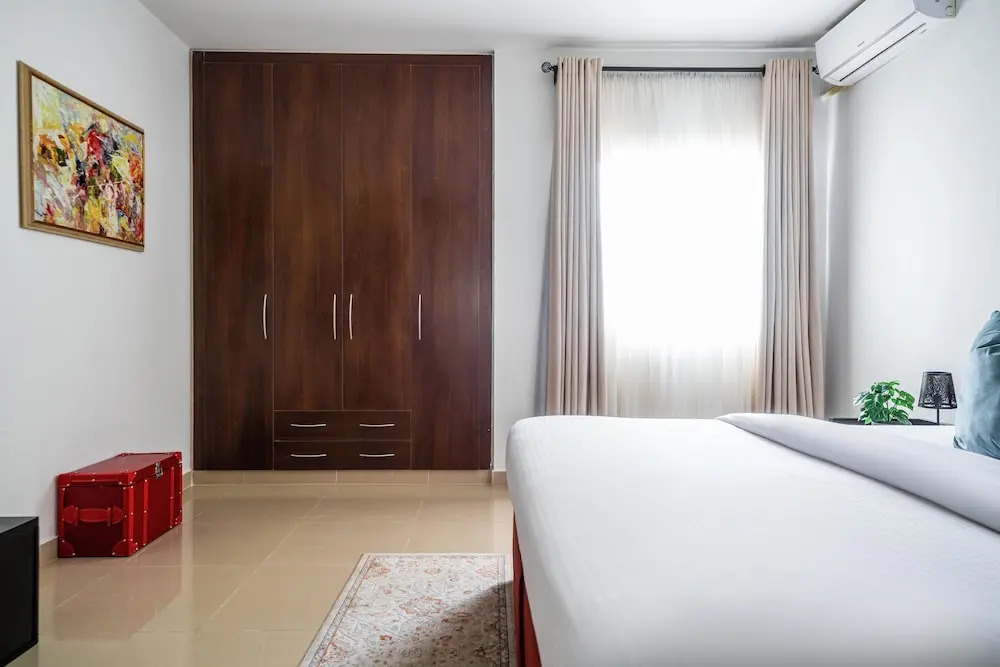 Urban Pumpkin 3-bedroom Apartment, Gerrard Road