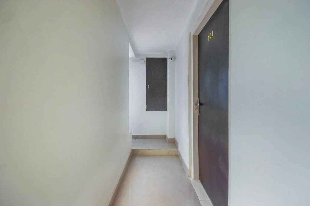 OYO 70985 Hotel Mayur