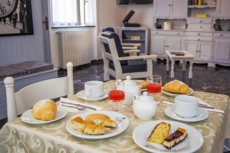 Hotel Costa Azzurra -Free Parking - Easy Stay -Spotorno