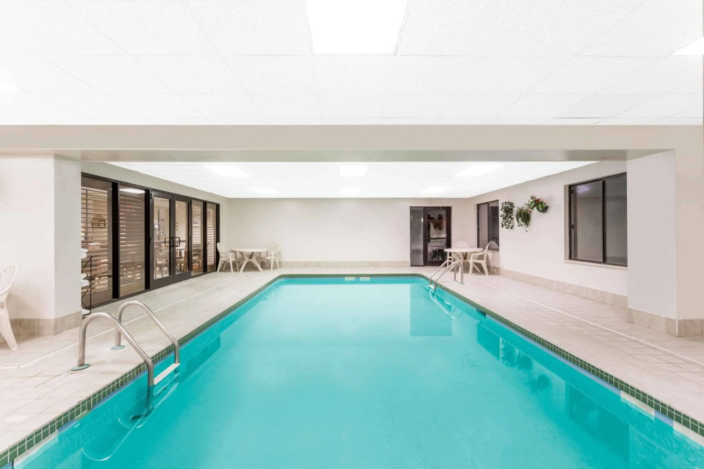 Comfort Inn & Suites Greenville Near East Carolina University