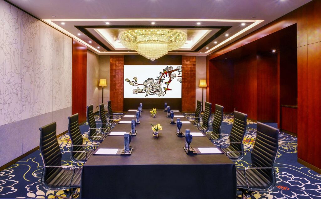 Отель The Garden Hotel Guangzhou