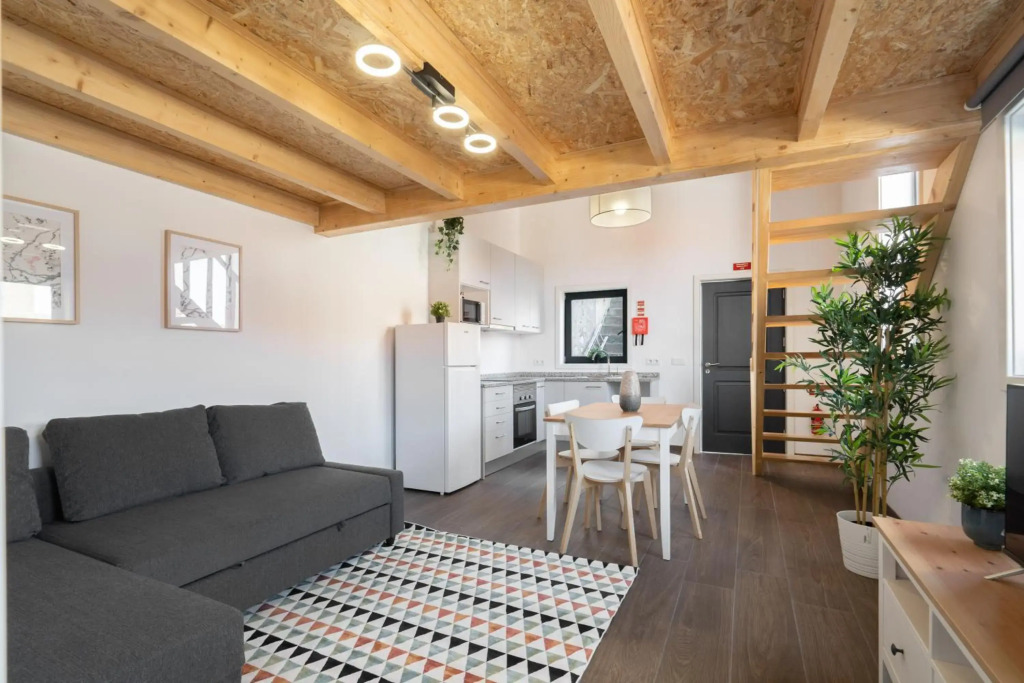 Stylish Duplex House - Terrace & River View