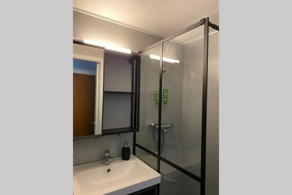 Cosy studio near by AirPort, 2min from train!
