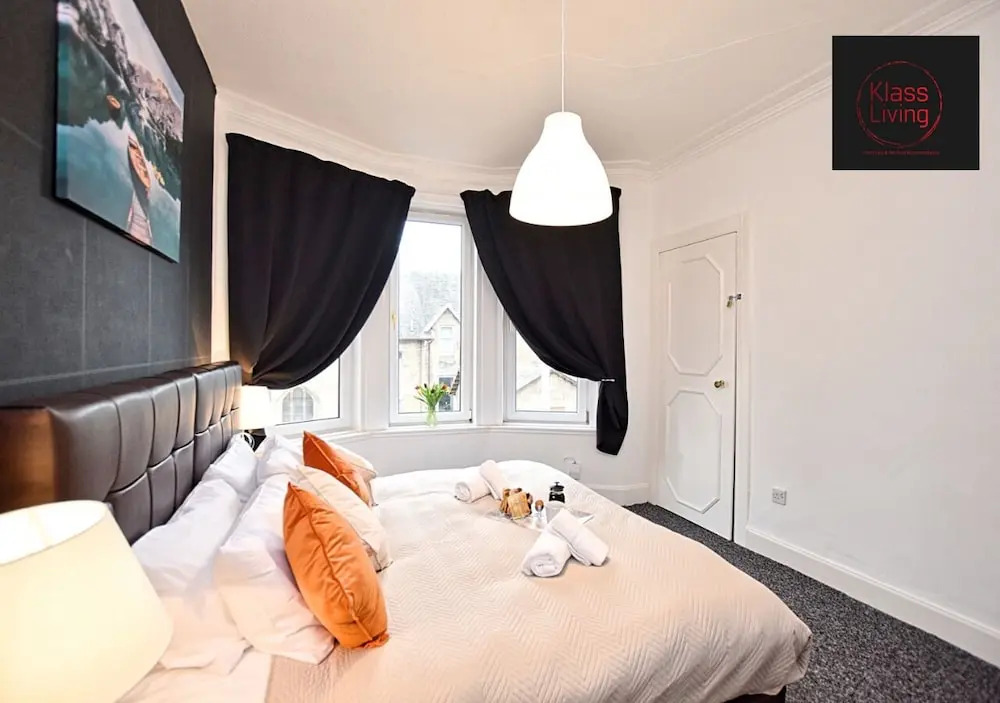 One Bedroom Apartment by Klass Living Serviced Accommodation Coatbridge - Whifflet Park Apartment With Wifi  and Parking