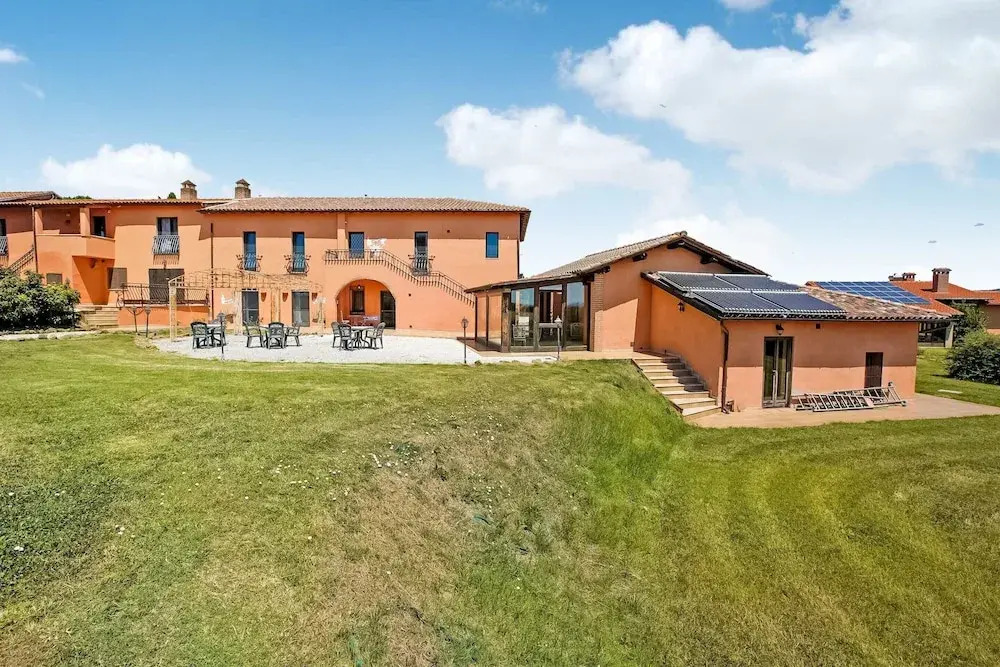 Vibrant Holiday Home in Castiglione del Lago