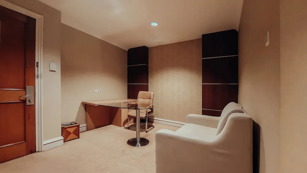 Horison Suites Surabaya