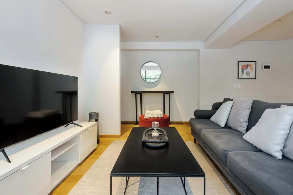 w Engaging 2BR Retreat in Trendy Roma Norte