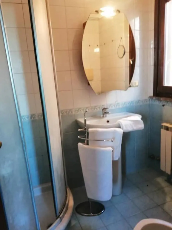 Villa Sleeps 6 With Garden and Gym