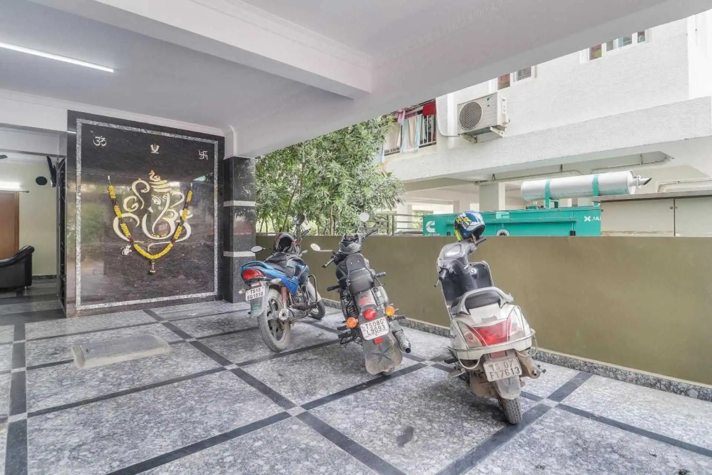 Super Collection O Rio Kondapur Near Rahavendra Colony