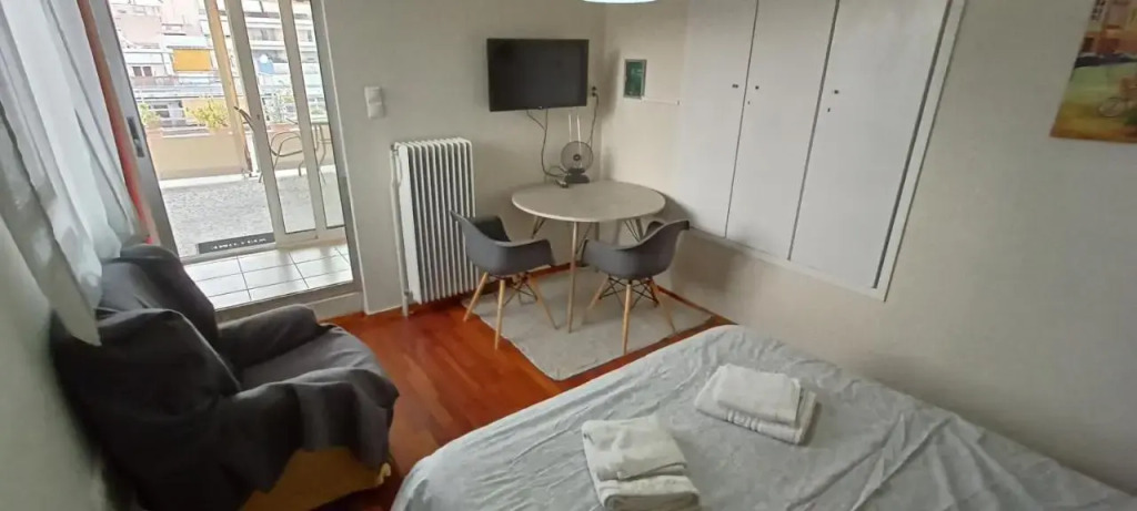 5th floor studio with views and a huge balcony
