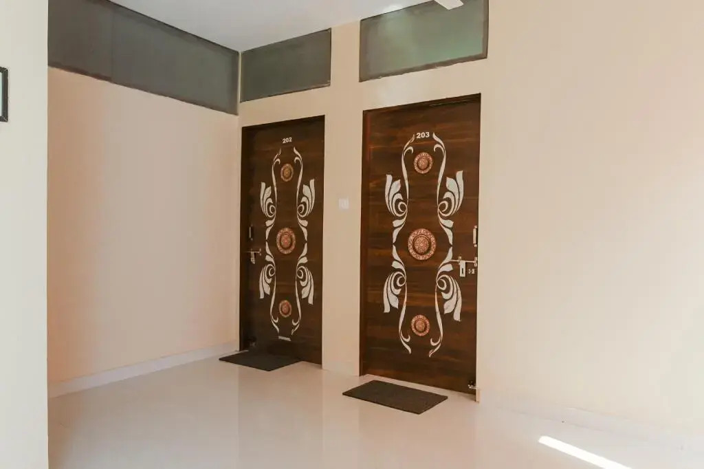 Siya Hotel by OYO Rooms