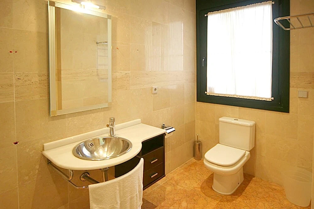 Villa With 4 Bedrooms in Las Lagunas de Mijas, With Wonderful Mountain