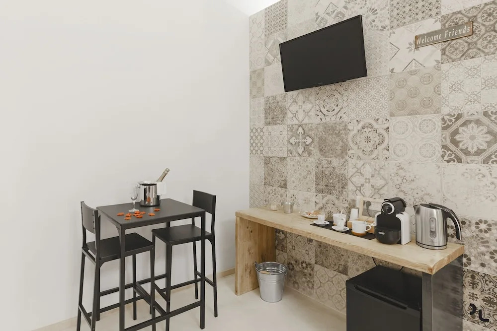 Hydria Rooms