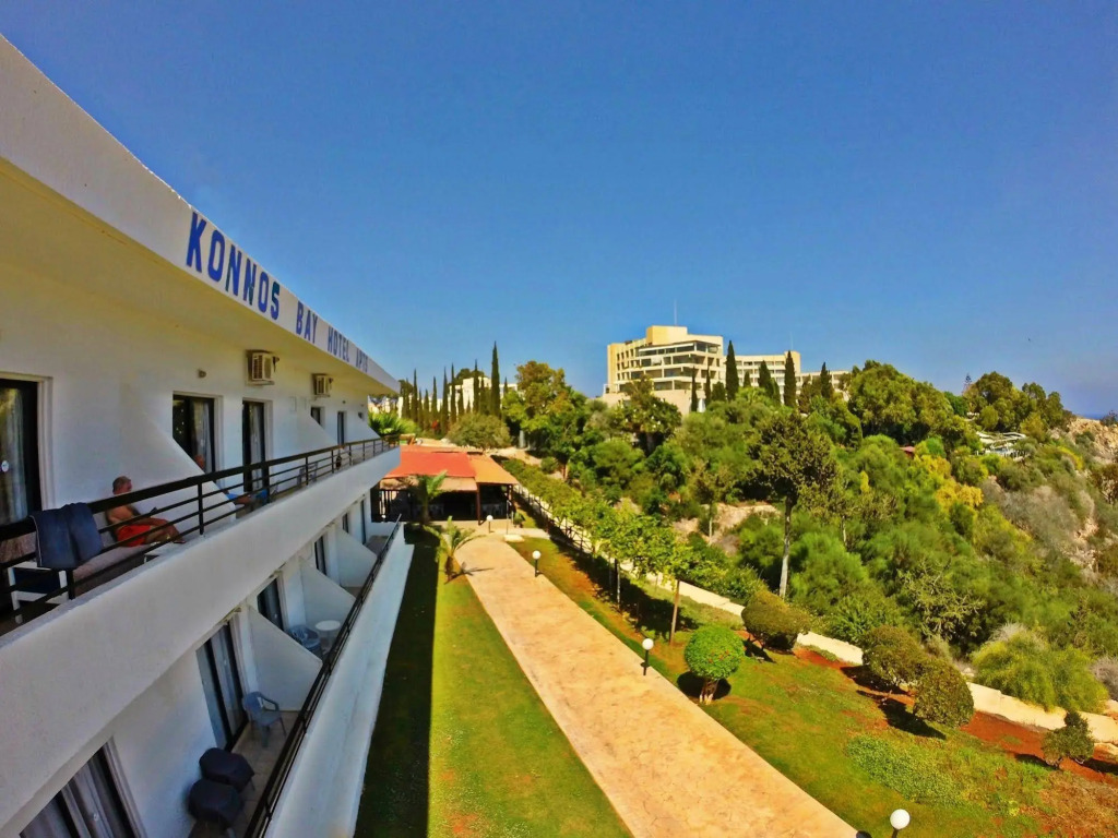 Konnos Bay Gardens
