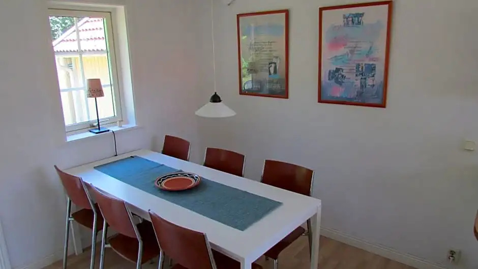 DeLays Guest House