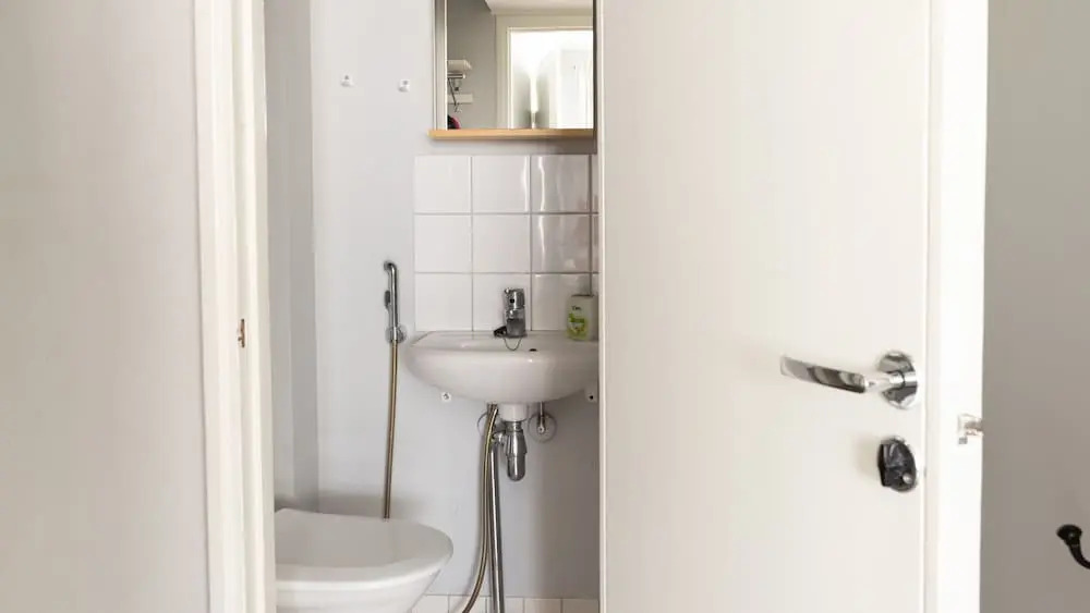2ndhomes Central 1BR Top Floor Home