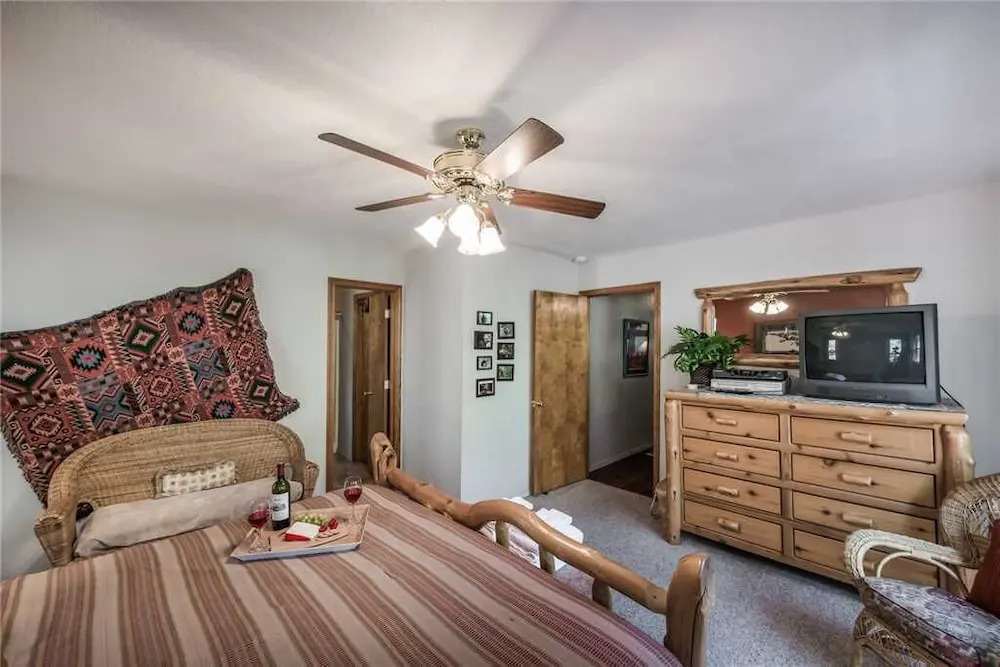 Riverside House - Three Bedroom Cabin