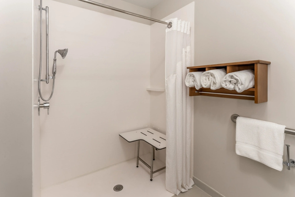 Holiday Inn Express Hotel & Suites Burlington by IHG