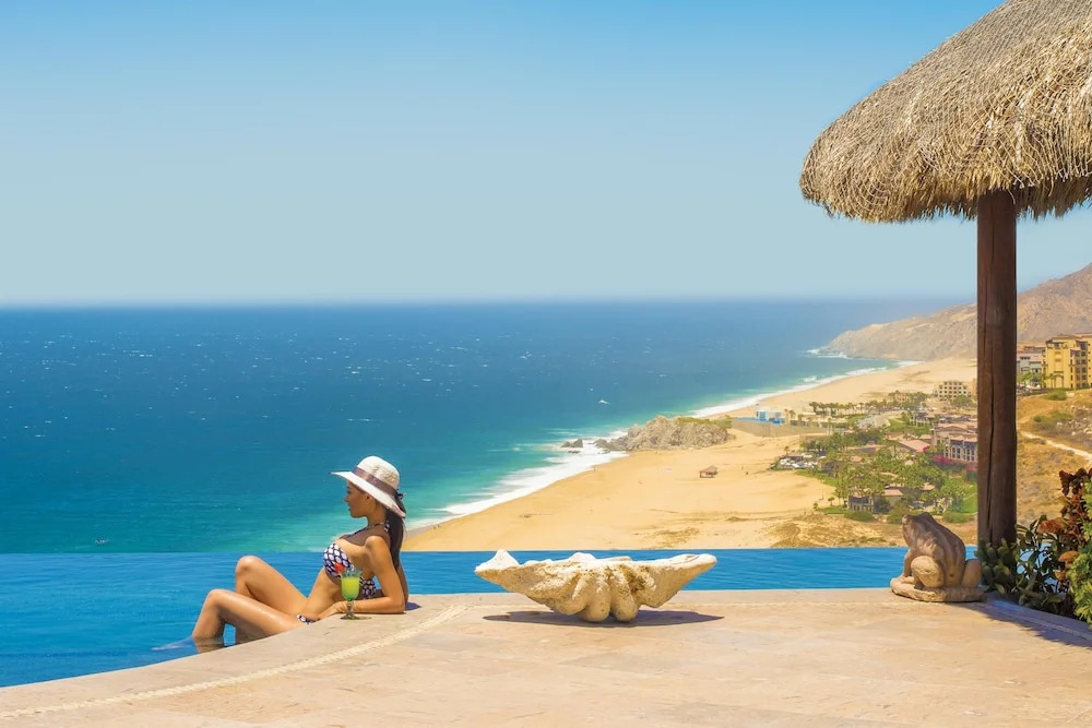 Sophisticated Cliffside Platinum Villa Turquesa 9BR Overlooking the Pacific
