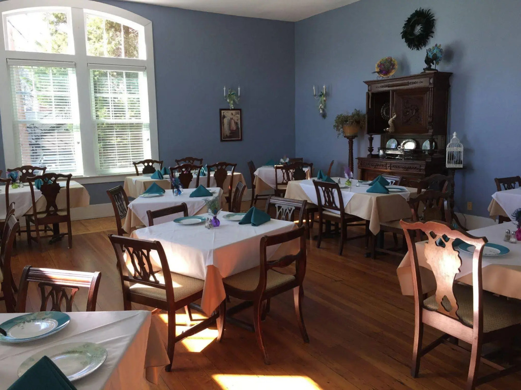 The Belmont Inn by OYO