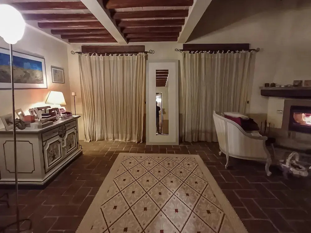 Tenuta di campagna con piscina immersa nel verde