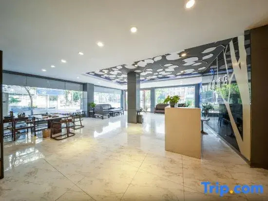 Yuecheng Express Hotel (Dongxing National Gate Port)