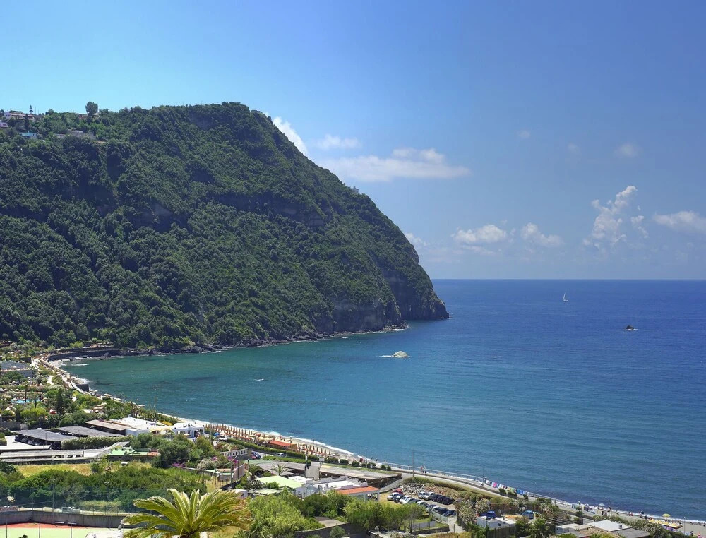 Forio- Ischia With a Breathtaking View of Citara for 6 in Communicating Rooms