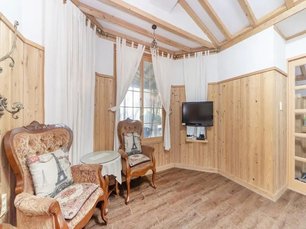 Taean SeIp Clover Pension