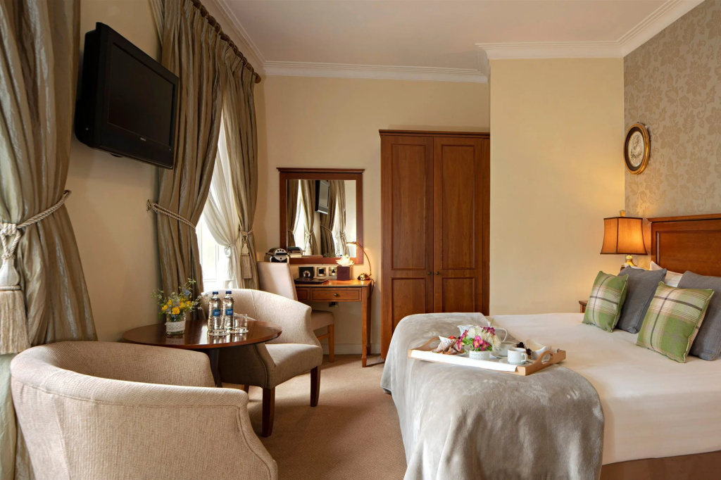 Headfort Arms Hotel