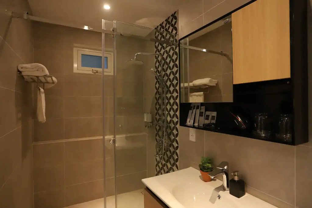 Lanura Apartments and Hotel